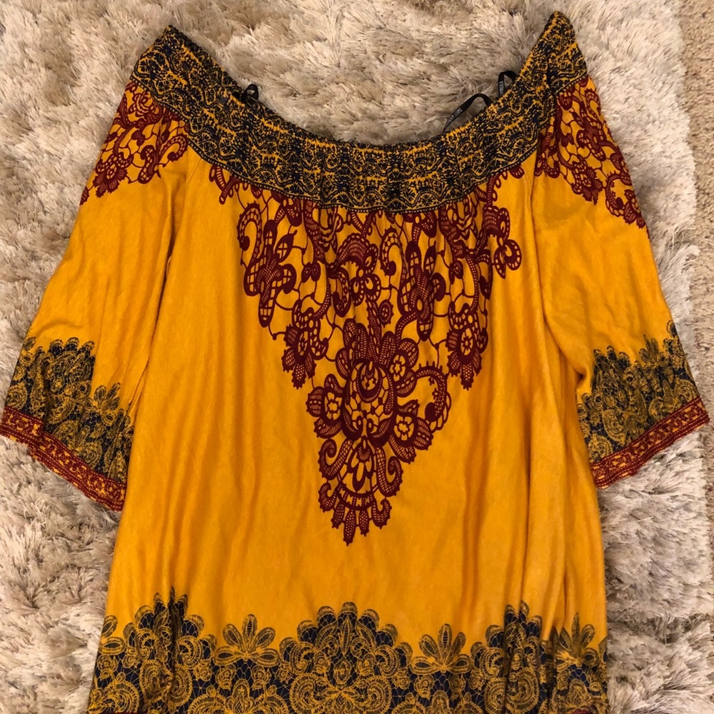 Yellow tee - Picture 2 of 4